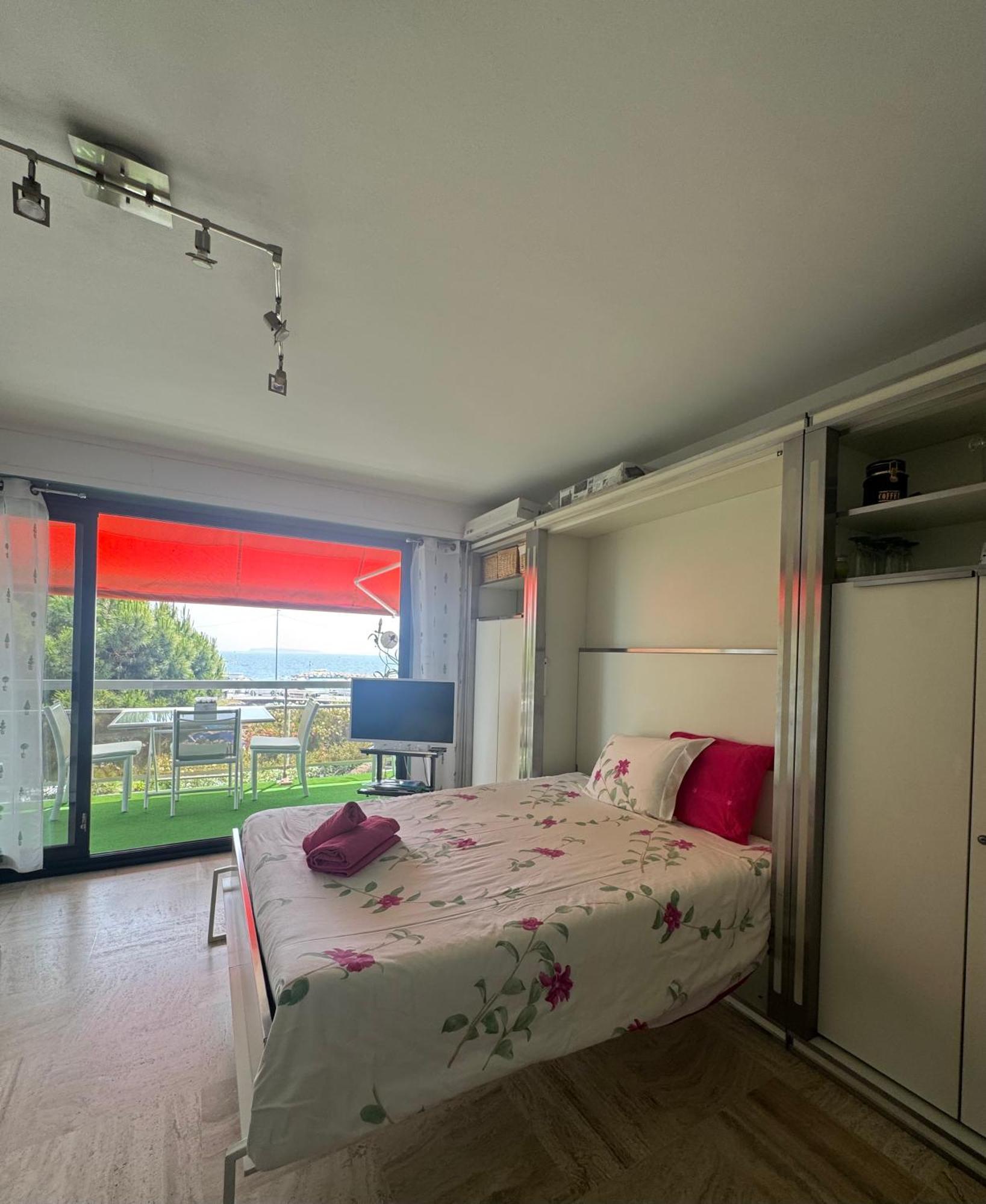 14473 A Mandelieu Avec Vue Cannes